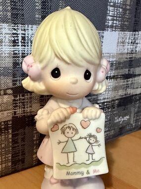 Enesco 2003 Mommy and Me Figurine -Precious Moments
